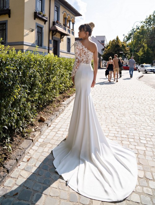https://elisebride.ro/images/stories/virtuemart/product/8 Clara       (3).jpg